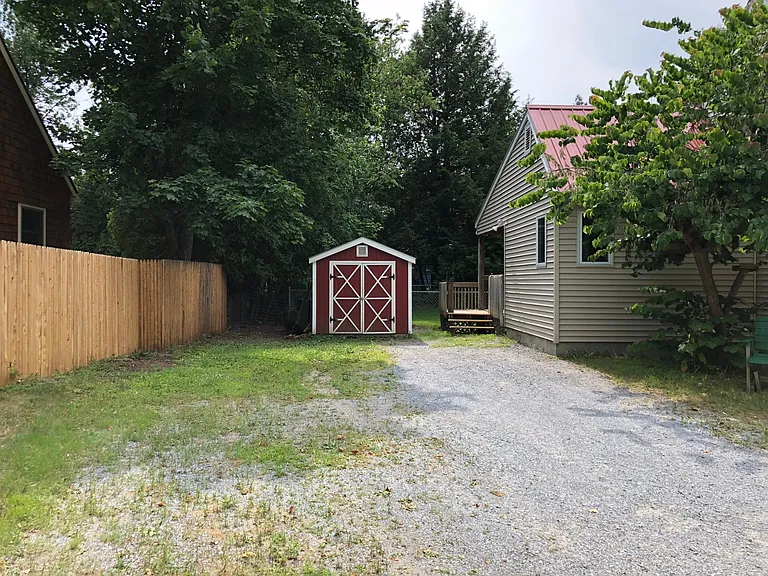 91 Airport Pkwy — Photo 26