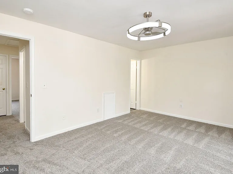10709 Gideon Ct — Photo 19