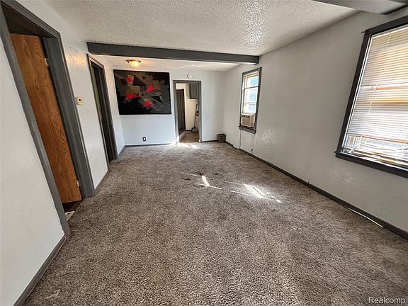 4th image of 68 W Rundell St