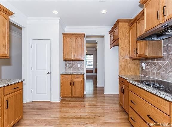 4th image of 10733 Cove Point Dr
