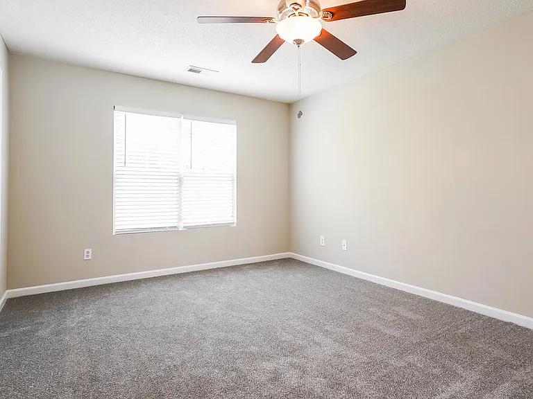 70 Brookhaven Dr — Photo 12