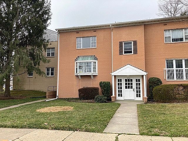 1st image of 2916 Peyton Randolph Dr APT 201