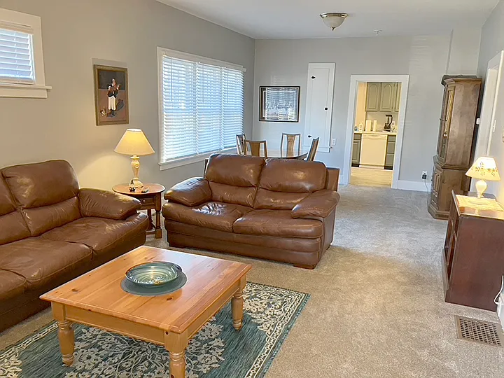 4 bed, 1600 sqft, $4,750 — Photo 4