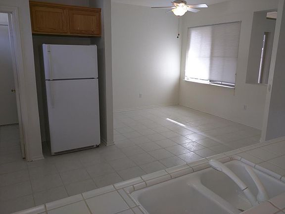 4th image of 1150 Greenwood Ct