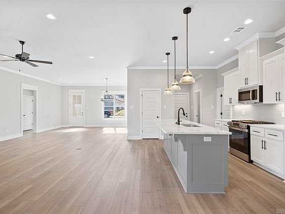 5th image of 564 Valley Oak Dr
