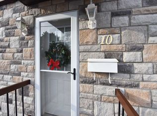 10 Laxis Ave, Toronto, ON M6M2K5