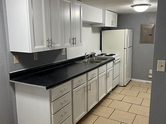 5th image of 205 5th St S