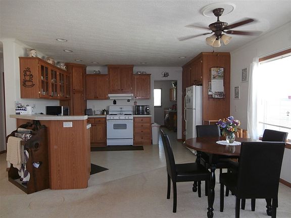 4th image of 53200 Crystal Pond Dr