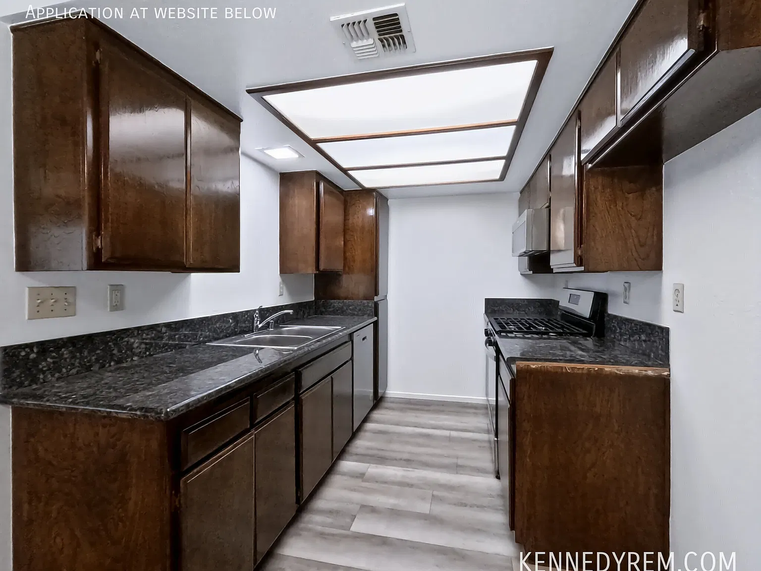 Commuter Friendly and Renovated. 2 BR. — Photo 3