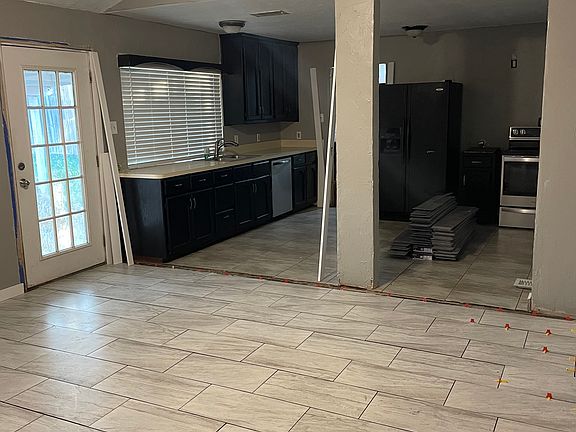 2nd image of 1118 Providence Ct