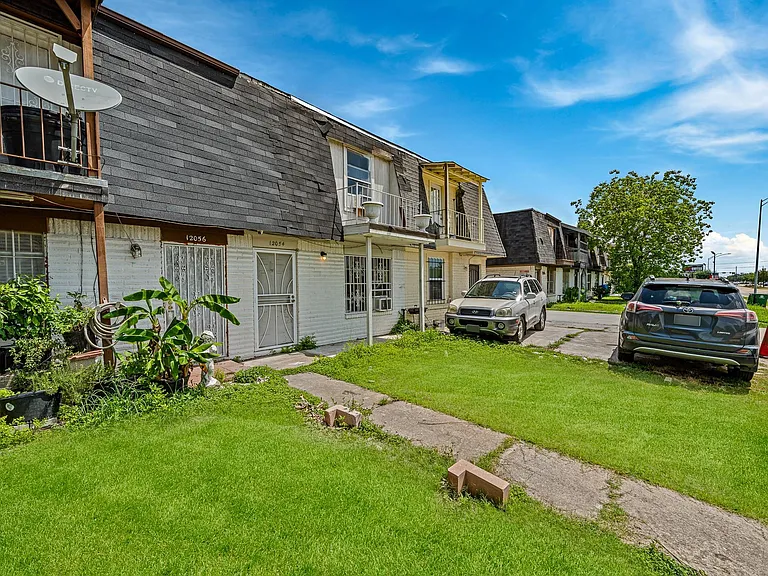 12054 Beechnut St — Photo 16
