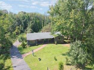 11 Orchard Ln, Woodbury, CT 06798