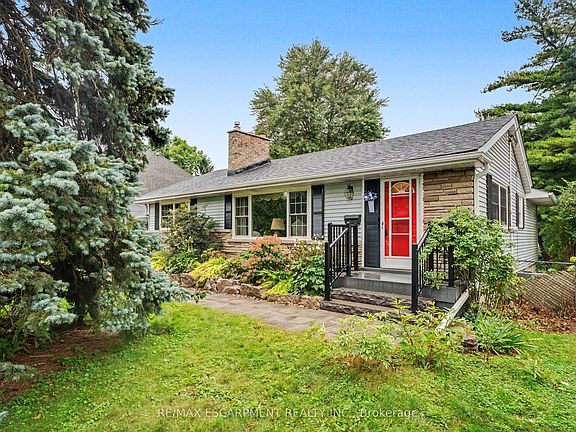 4th image of 11 Miller Dr