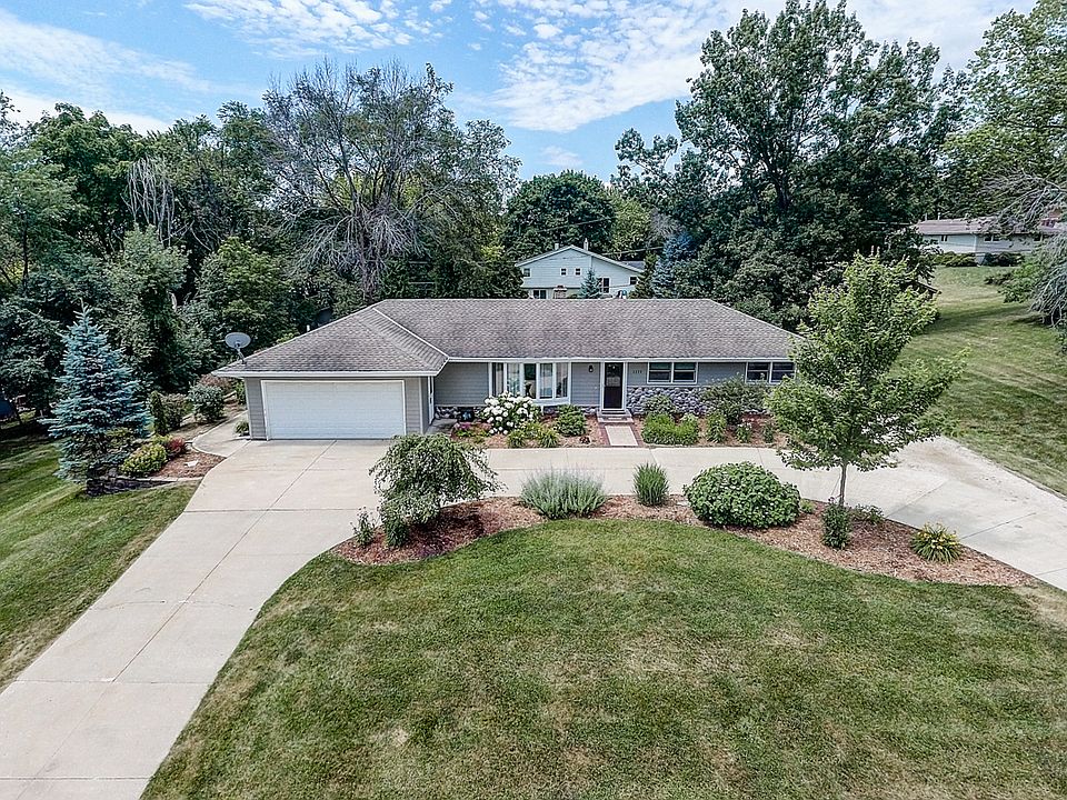 1st image of 1175 Rolling Green Dr