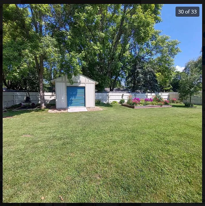 4 bed, 1960 sqft, $2,100 — Photo 2