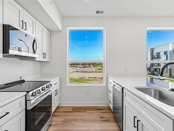 3rd image of 1310 Murphy St #202