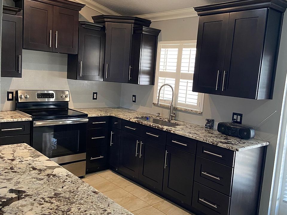 1st image of 2414 Lancashire Ln