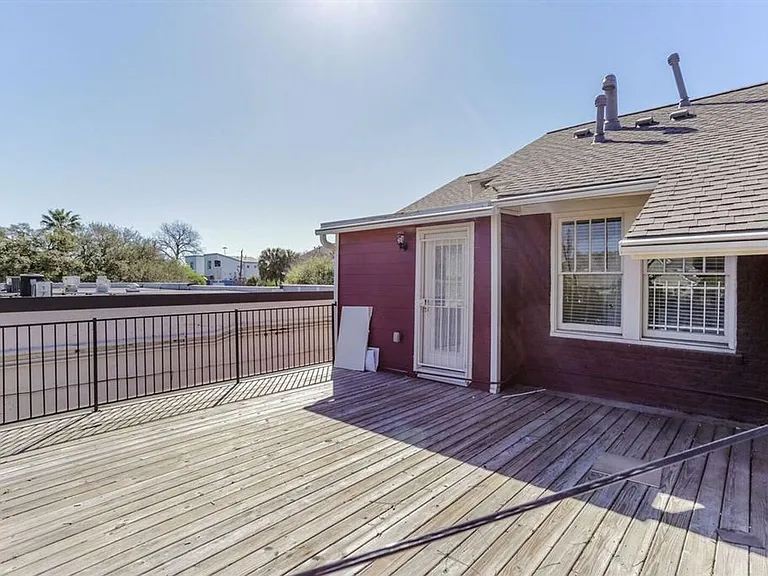 612 W Alabama St — Photo 25