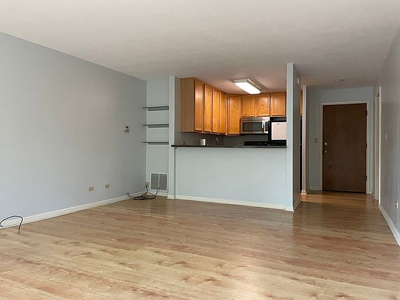 3rd image of 5810 Oakwood Dr Unit 4D
