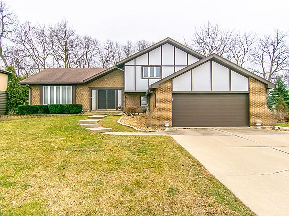2nd image of 1011 Windsor Dr