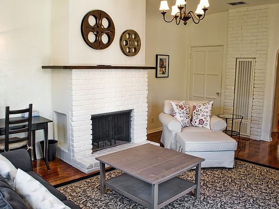 3rd image of 830 1/2 N Gardner St #Middle