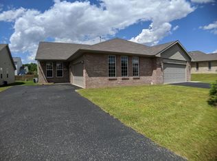 6456 Harvest Ln, Machesney Park, IL 61115