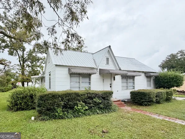 25 E 1st Ave, Hazlehurst, GA 31539