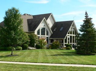 842 Pine Valley Dr, Bowling Green, OH