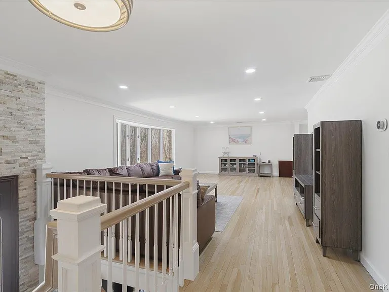263 Oyster Bay Rd — Photo 10