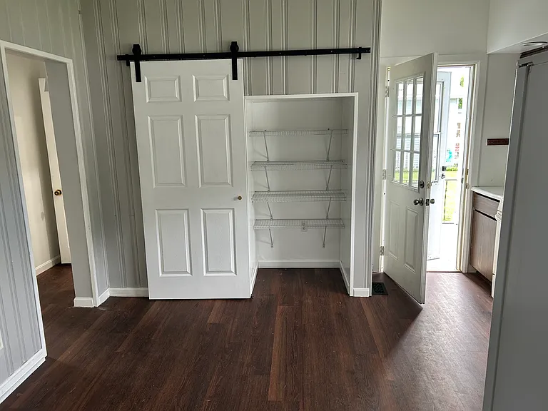 218 W Vine St — Photo 8