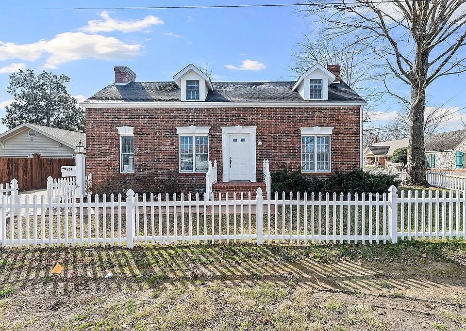 1st image of 609 Jefferson St