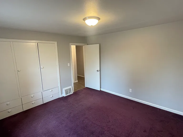 187 NE 28th Ave — Photo 9