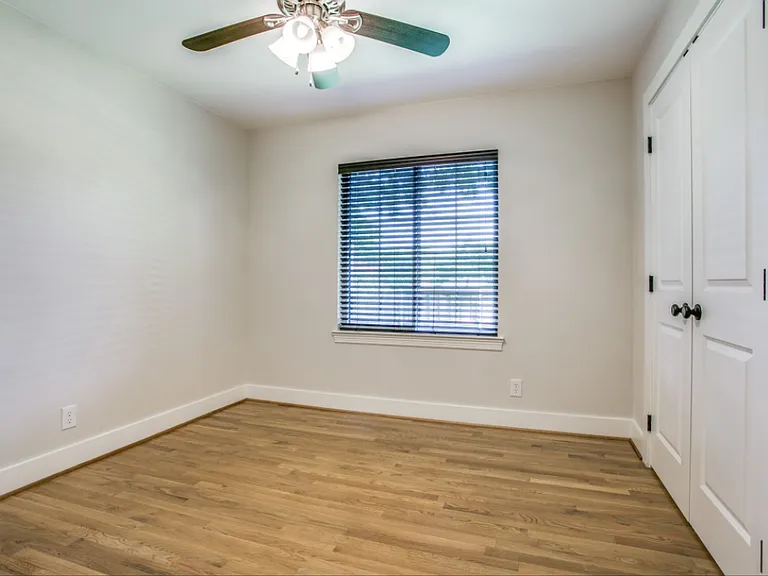 9721 Twin Creek Dr — Photo 18