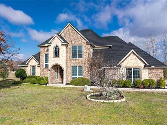 3rd image of 1729 Woodridge Ct