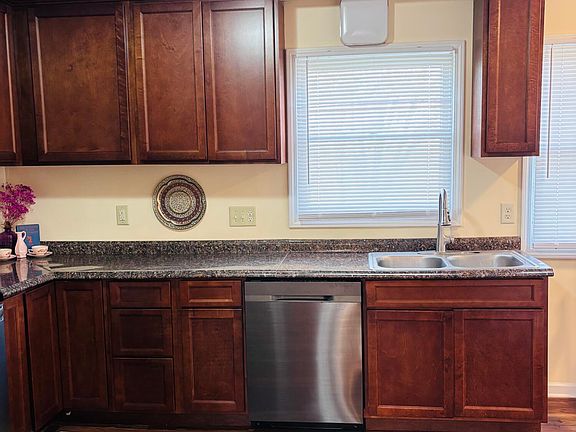 5th image of 1644 Redwood Dr