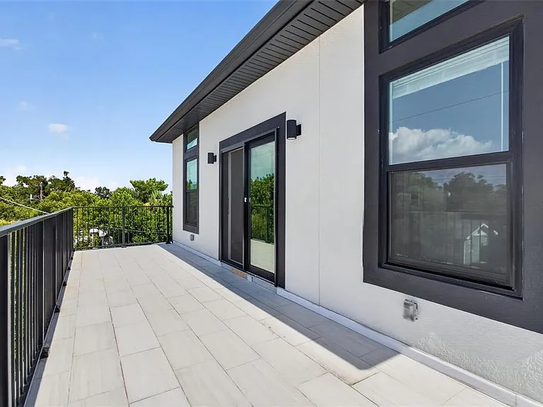 3022 W Douglas St — Photo 14