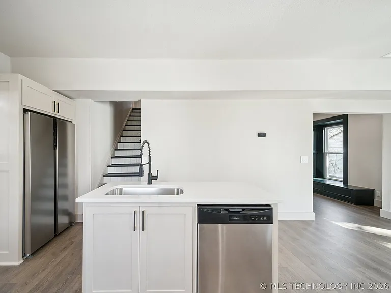 221 W Detroit St — Photo 27