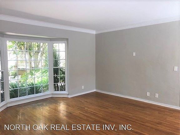 4th image of 108 N Sweetzer Ave #6236689