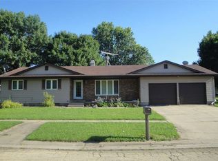 135 11th Ave, De Witt, IA 52742