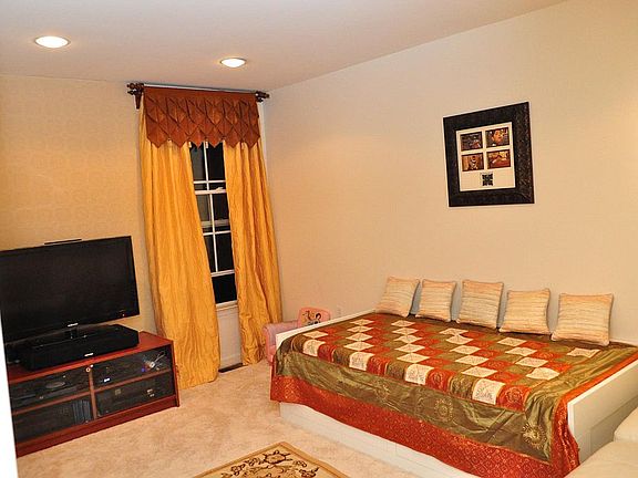 2nd Bedroom