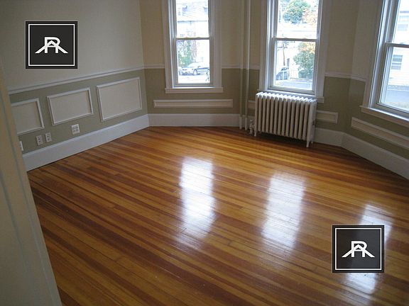 4th image of 18 Bigelow St #1