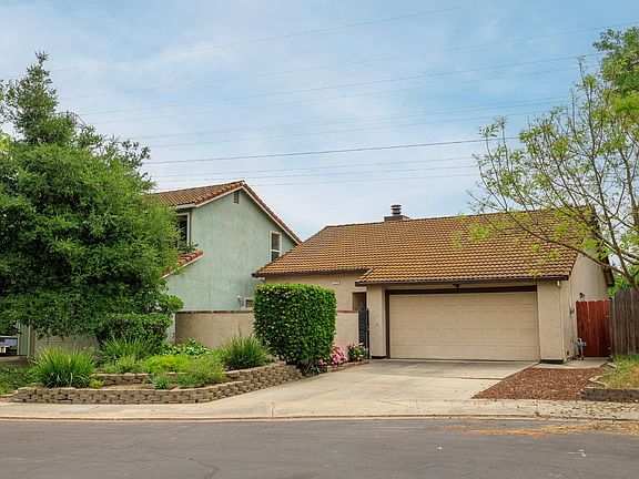 3rd image of 1124 Tasmania Way