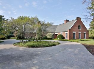 6000 Two Springs Ln, Windy Hills, KY 40207