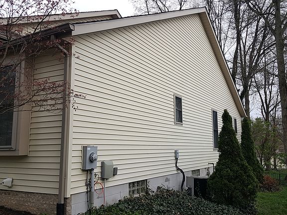 3rd image of 1974 Cherrywood Ln