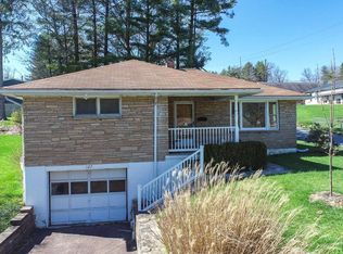 127 S Oakhall Dr, Oakland, MD
