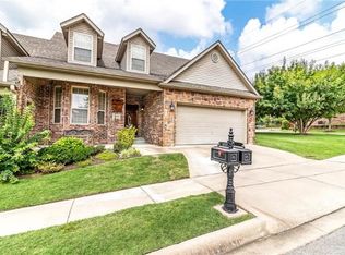 4179 N Meadow View Dr, Fayetteville, AR 72703