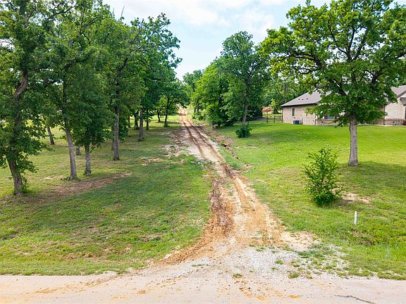 2nd image of 116 Oakwood Hills Dr