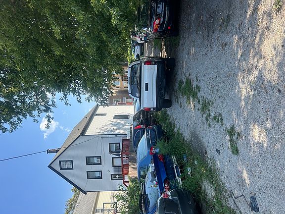 3rd image of 5016 W Huron St