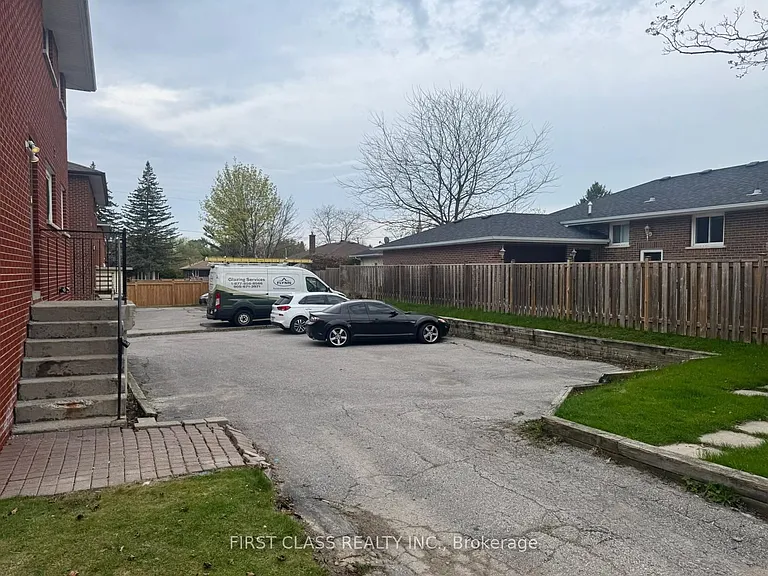 596 Digby Ave — Photo 12