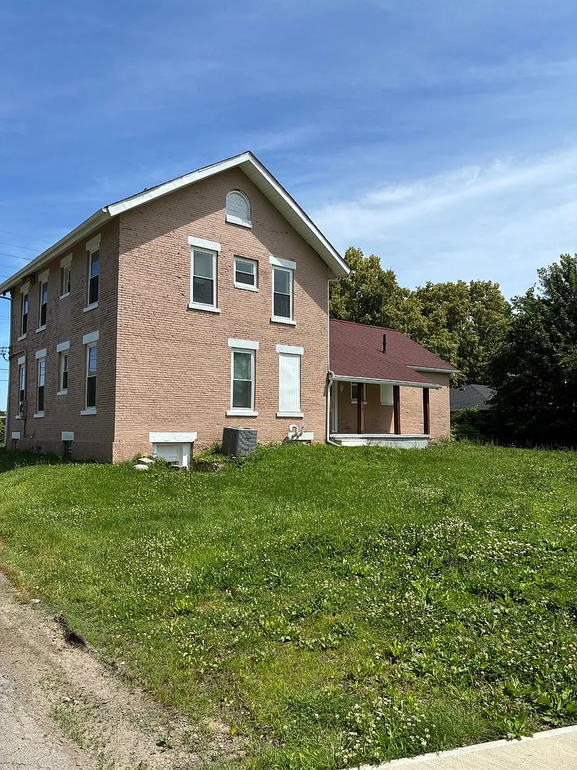 2400 Oberlin Ave — Photo 3